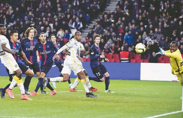Enyeama makes Unbelievable Save For Lille against PSG