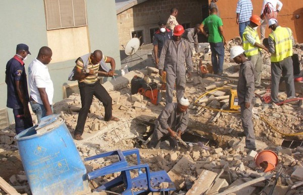 Three injured in collapse building
