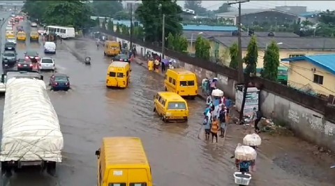 Lagosians Urge Government to Address Flooding, Blocked Drainages