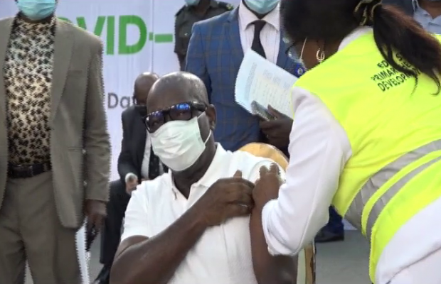 COVID-19 vaccine: Governor Obaseki, Deputy Receive first Dose in Edo