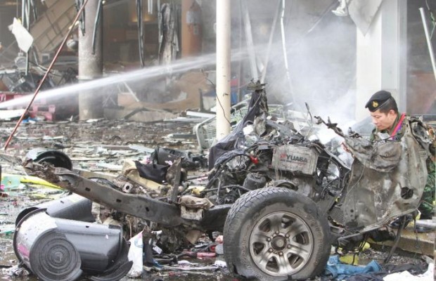 Car bomb injures 42 in southern Thailand