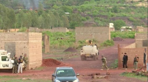 Gunmen kills 2 at resort in Mali