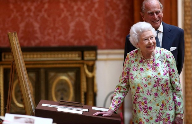 Queen Elizabeth and Prince Philip celebrate 70 years of marriage quietly