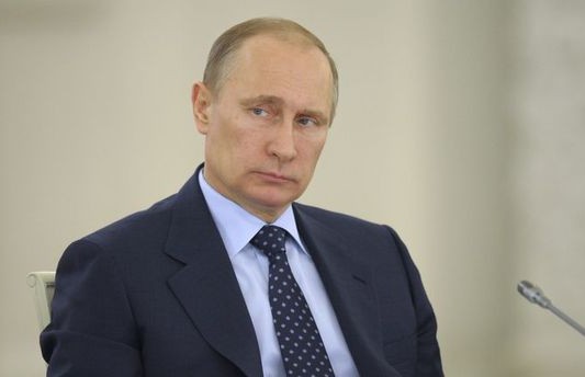 Vladimir Putin Calls Internet a CIA Project