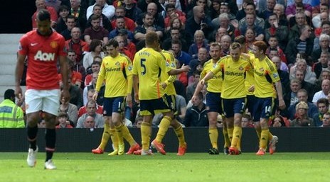 Man United 0-1 Sunderland: Larsson volley Gives Black Cats Massive Survival Boost