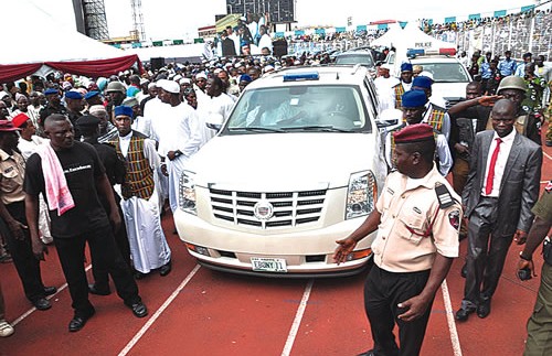 Arisekola Is Buried Beside Mum Amid Tears