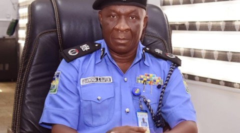 Policeman injured, vehicle damaged by hoodlums in Delta community