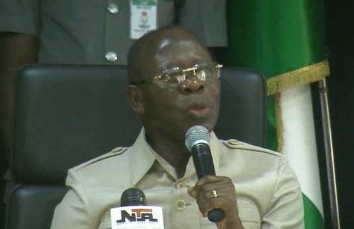 Oshiomole backs FG's border closure