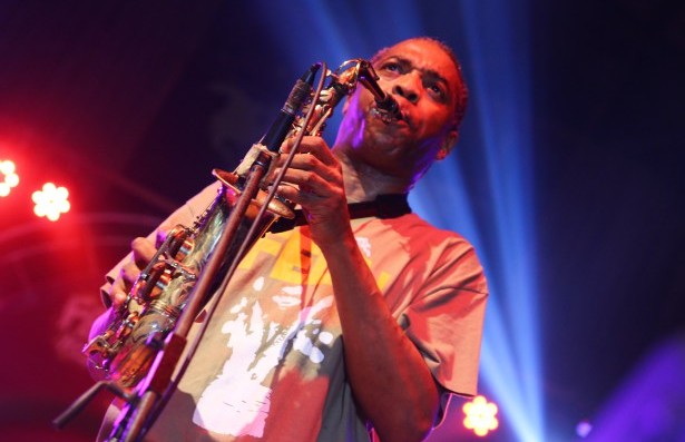 Femi Kuti breaks saxophone record