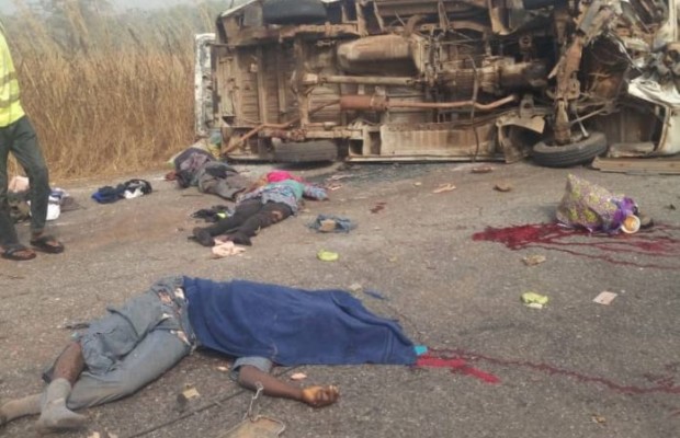 Truck crushes passengers along Ogbomosho-Ilorin highway