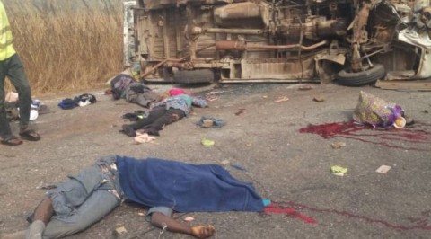 Truck crushes passengers along Ogbomosho-Ilorin highway