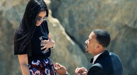 ManU player, Memphis proposes to girlfriend