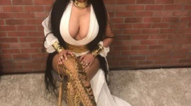 Nicki Minaj stuns as Grecian goddess