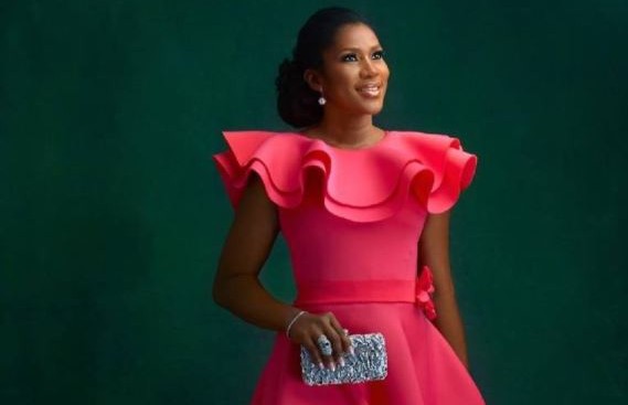 Stephanie Okereke-Linus looks gorgeous at 2017 MBGN pageant