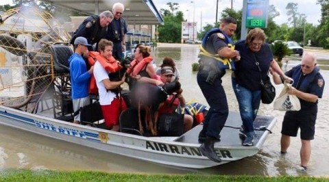 Thousands rescued from Harvey storm