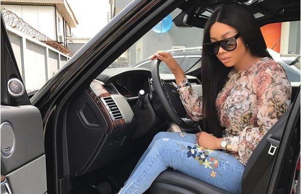 Toke Makinwa acquires new Range Rover