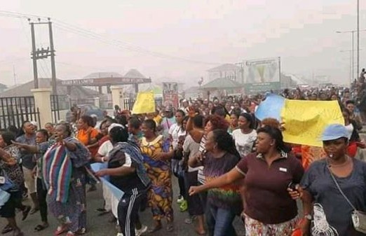 Bayelsa Supreme Court Judgement: APC Supporters Protest to Govt. House.