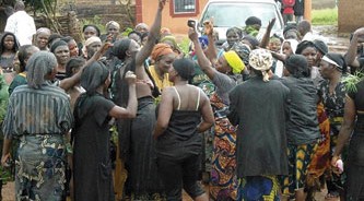 Bayelsa women tackle cultists