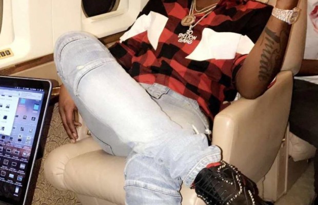 Davido flaunts his expensive shoes