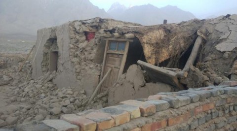 Earthquake hits china, kills 8