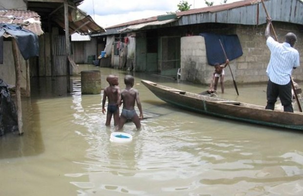 Flood attacks community in Delta