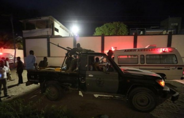 Suicide attack kills 19 in Somali hotel