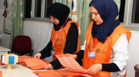 Libya begins voter registration amid slave trade