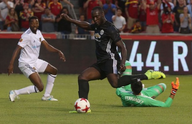 Romelu Lukaku scores first goal for Man United