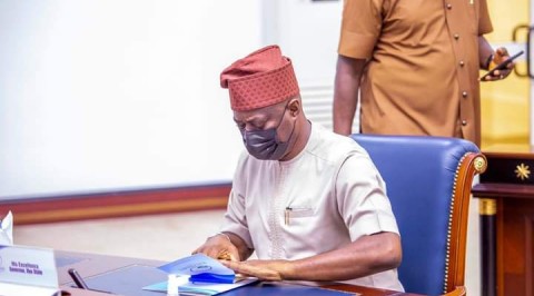 Makinde Awards 76.7km Iseyin-Ogbomosho Road for N43.1bn