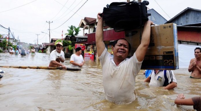 Flood kills 2, displaces 10,000 across Myanmar