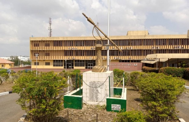 Hoodlums Burgle Ogun Assembly, Cart-Away Mace