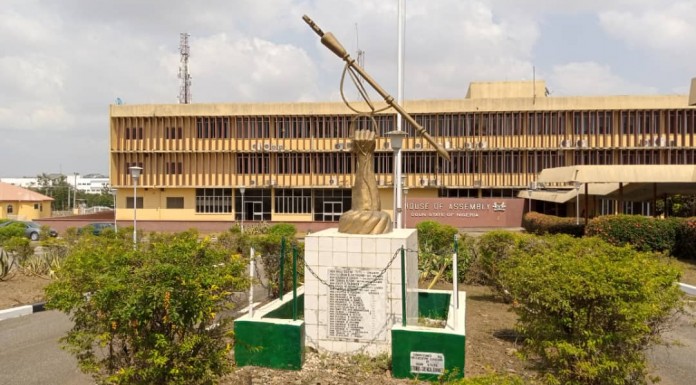 Hoodlums Burgle Ogun Assembly, Cart-Away Mace