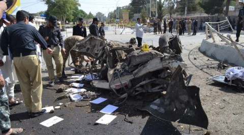 Suicide bomber kills 3 southwestern Pakistan