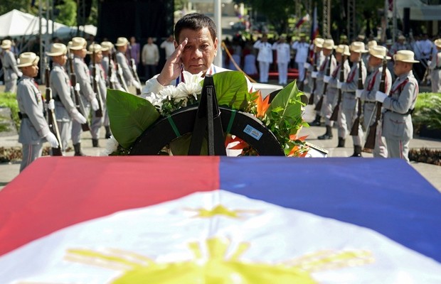 Philippine presidential guard shot dead