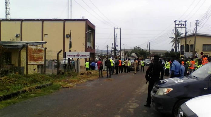 Group prostest impeachment of Madumere