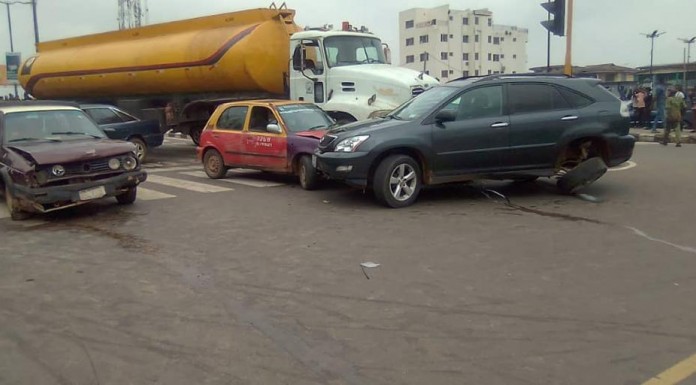 Tanker Crushes Vehicles in Ibadan, 3 Injured