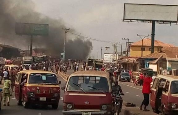 Warders and Motorcyclists Clash in Ibadan