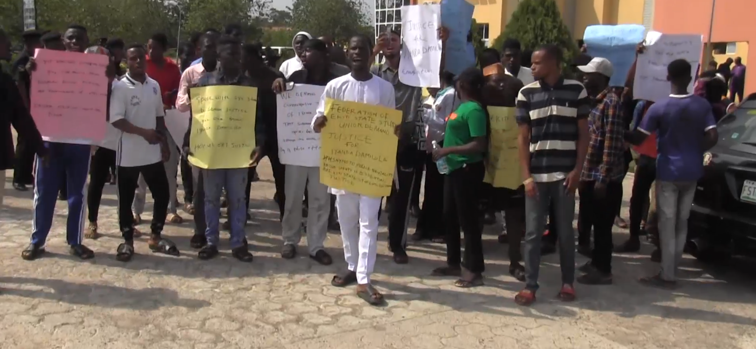 FESSU protests killing of corps member, Damilola Iyanda in Ogbomoso.